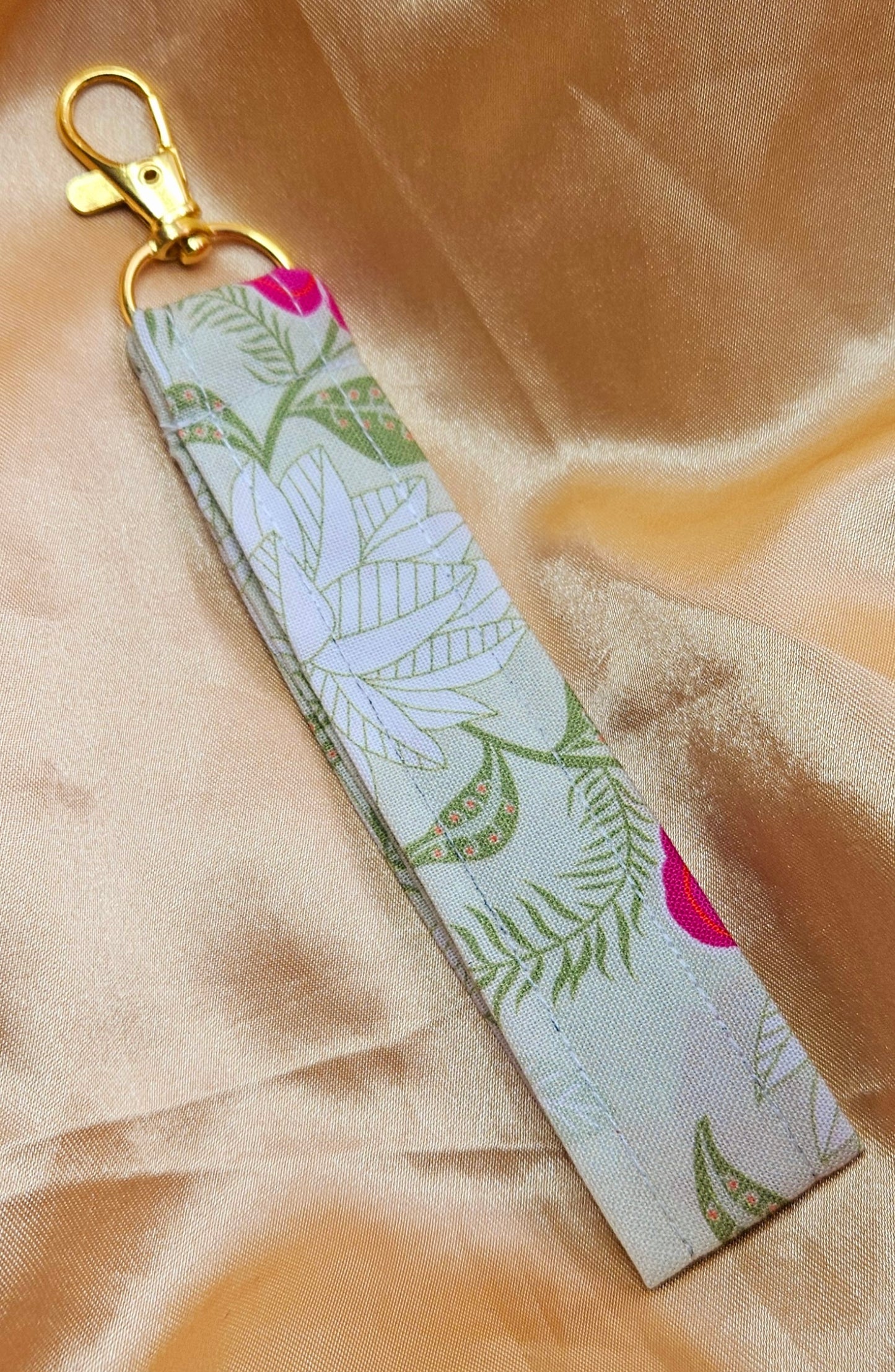 Pale Green Flower Wristlet